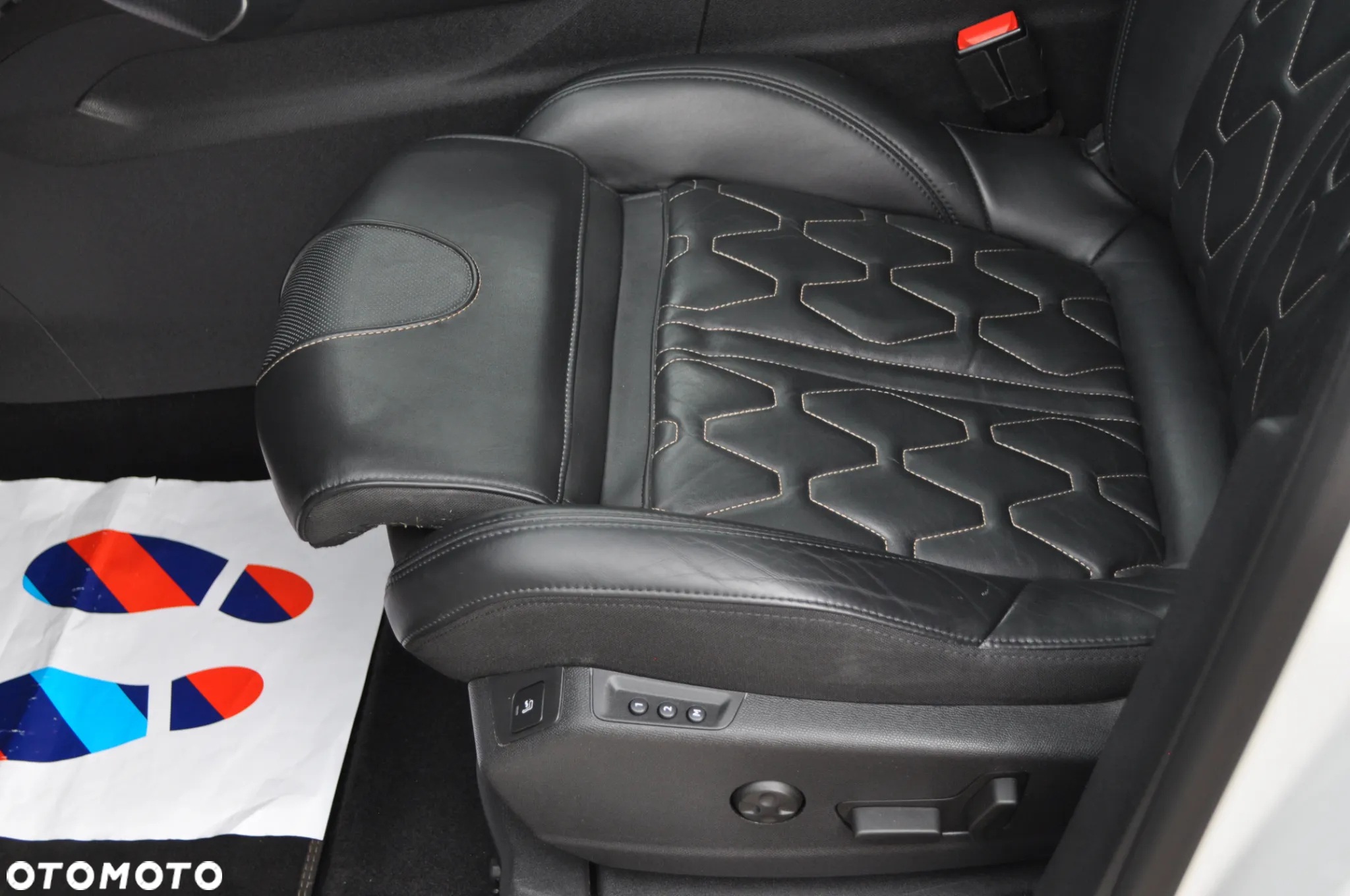 Peugeot 3008 Plug-In Hybrid4 300 e-EAT8 GT - 20