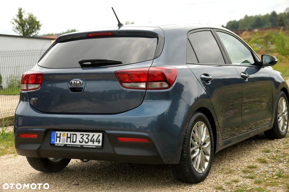 Kia Rio 1.4 L - 8