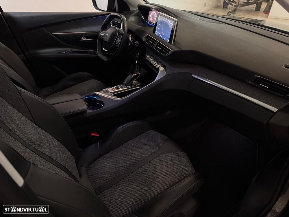 Peugeot 3008 1.2 PureTech Allure EAT8 - 8