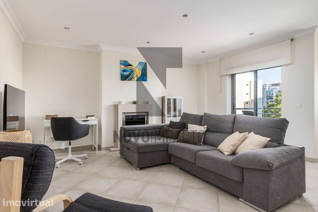 Apartamento T2 com Box e Varanda | Urbanização Monte Verde, Montijo - Grande imagem: 3/40