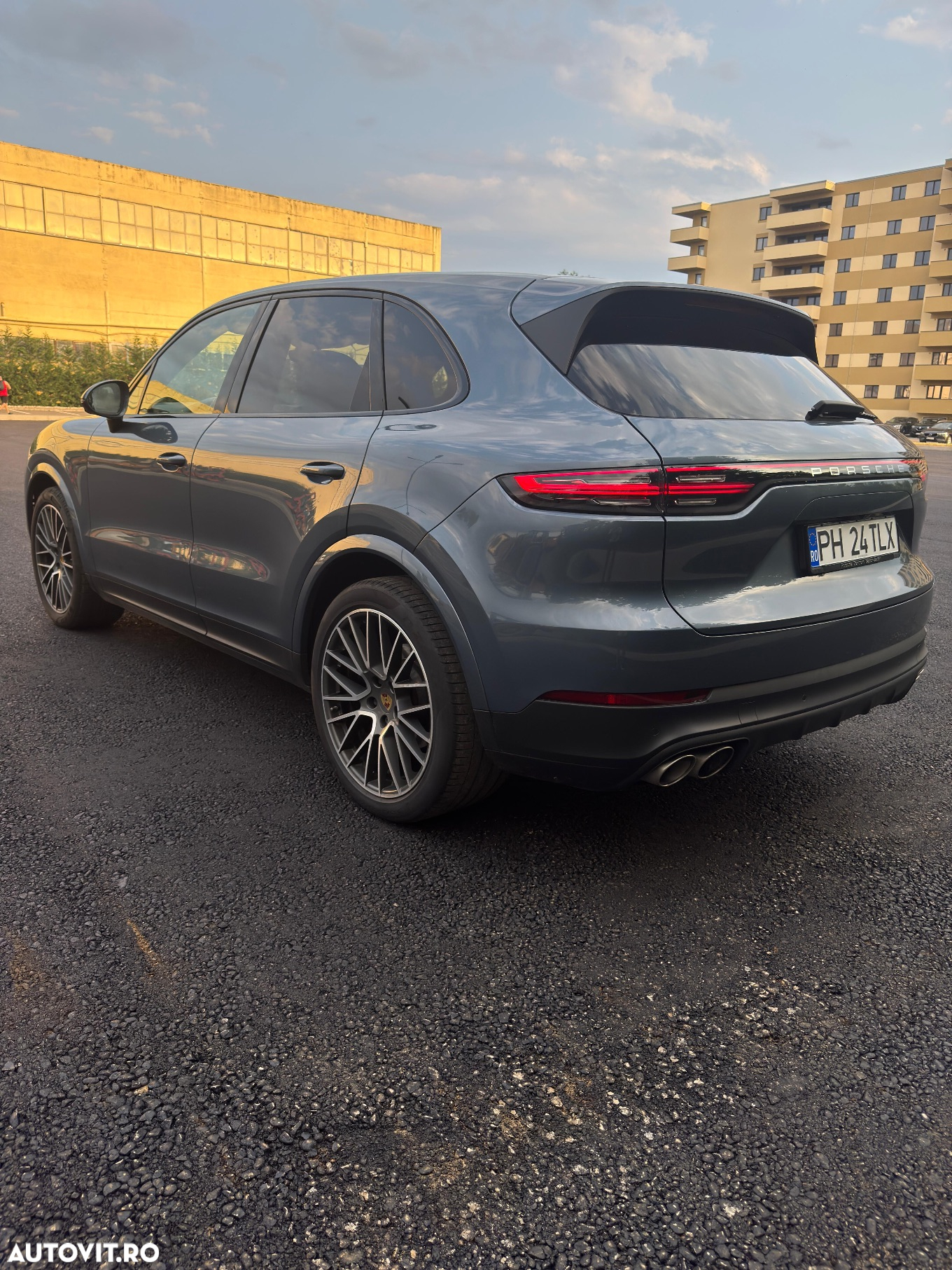 Porsche Cayenne S - 29