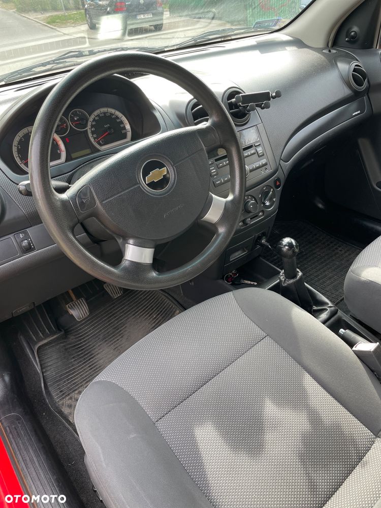 Chevrolet Aveo 1.2 16V Base - 10