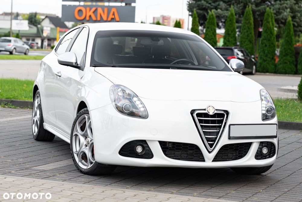 Alfa Romeo Giulietta 1750 TBi Quadrifoglio Verde - 2