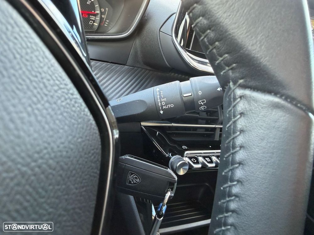 Peugeot 2008 1.2 PureTech Active Pack - 20