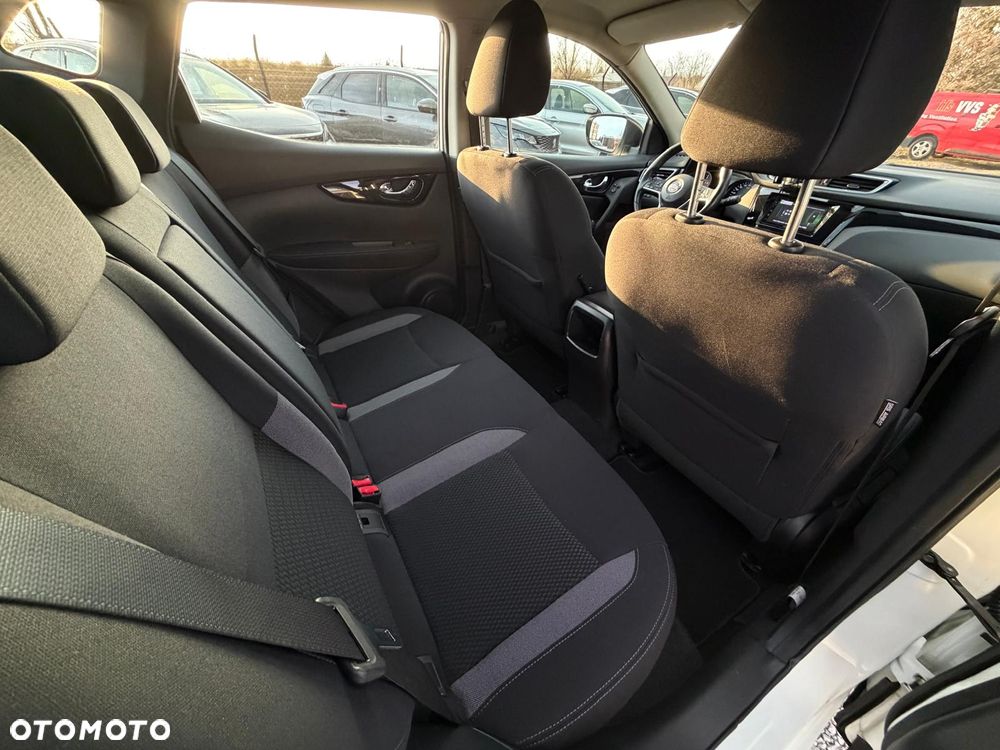 Nissan Qashqai 1.6 DCi 4x4 N-Connecta EU6 - 22