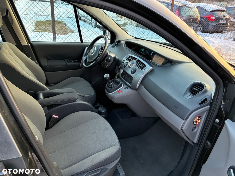 Renault Scenic 1.6 16V 110 Authentique - 10