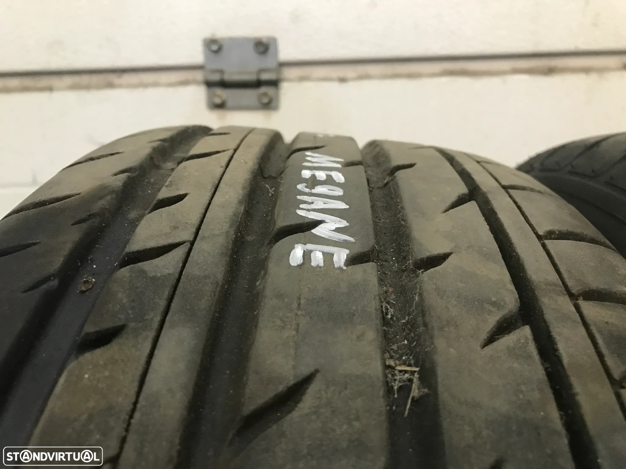 JOGO DE JANTES 17 ORIGINAIS RENAULT MEGANE III 5X114.3 COM PNEUS 205/80R17 - 5