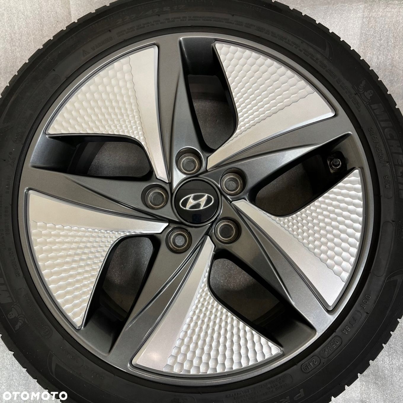 FELGI alufelgi 17 Hyundai Ioniq Kona i30 iX20 i40 5x114,3 ET53 ORYGINALNE - 1