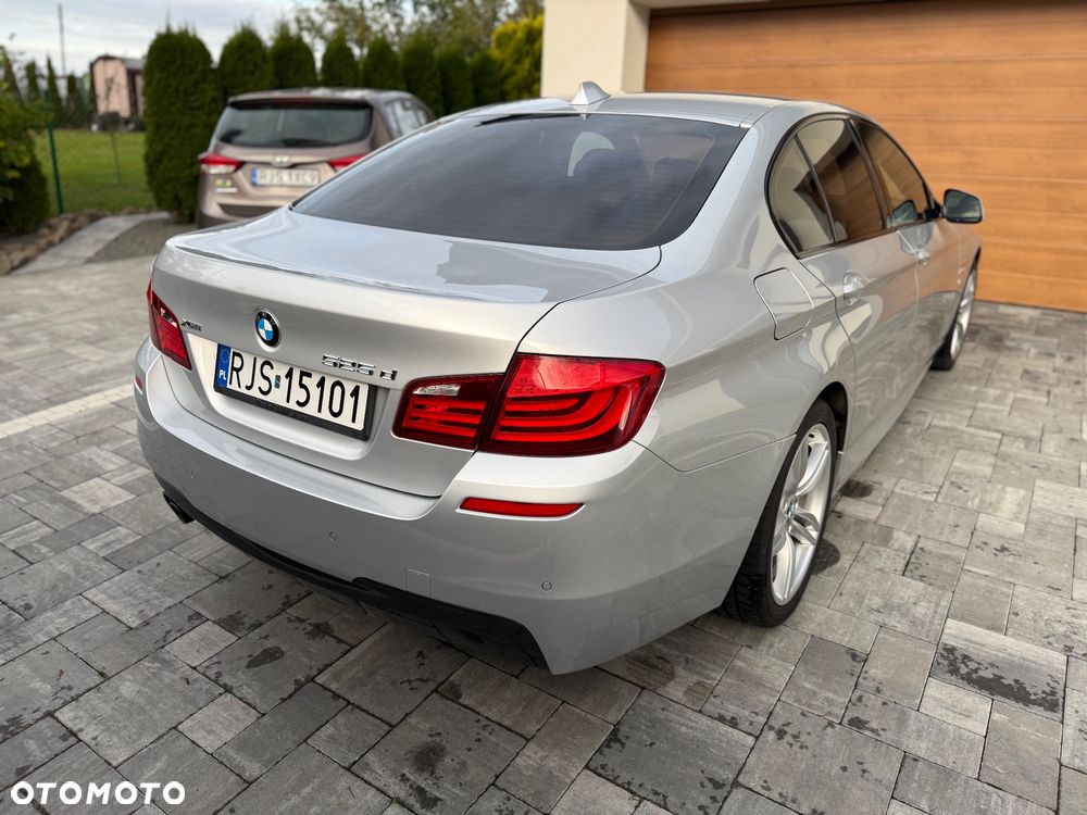 BMW Seria 5 525d xDrive - 17