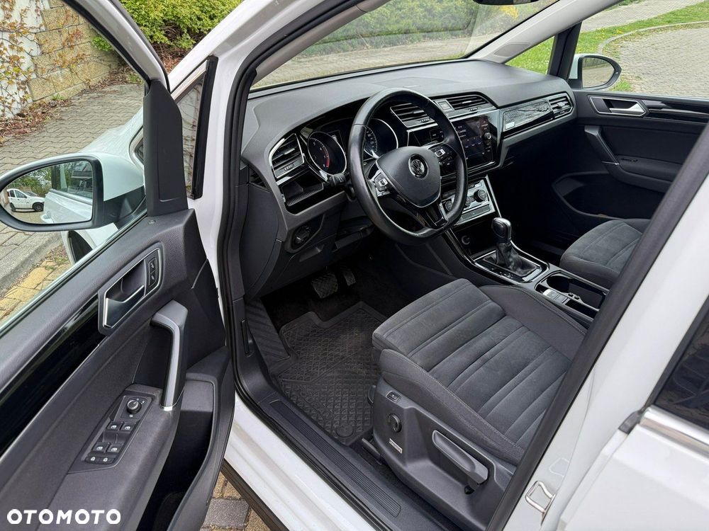 Volkswagen Touran - 5