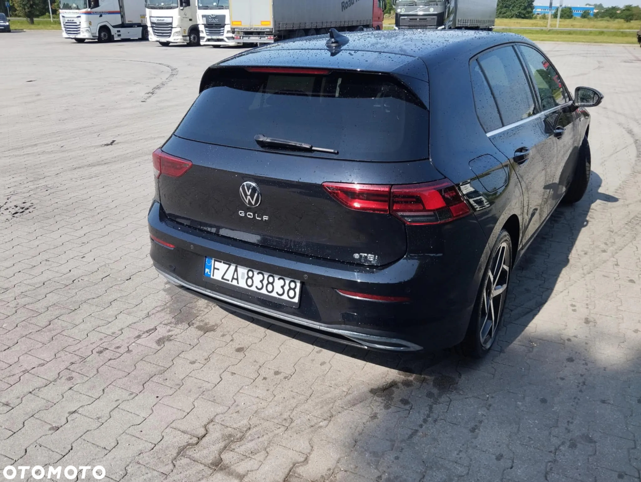 Volkswagen Golf - 10
