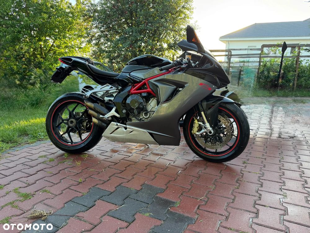 MV AGUSTA F3 - 2