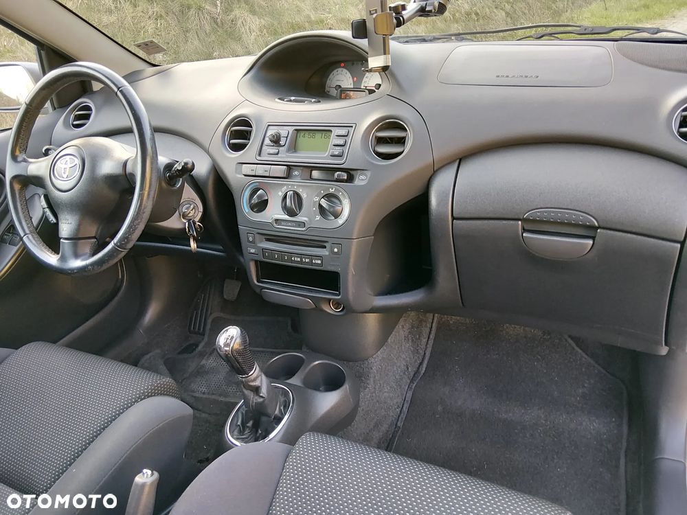 Toyota Yaris - 23