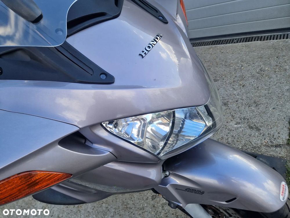 Honda ST - 13
