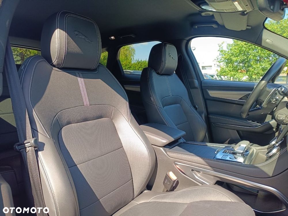 Jaguar F-Pace - 22