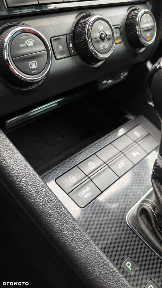 Skoda Octavia 2.0 TDI (Green tec) DSG RS - 24