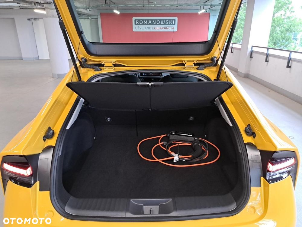 Toyota Prius Plug-in 2.0 Hybrid Comfort - 8