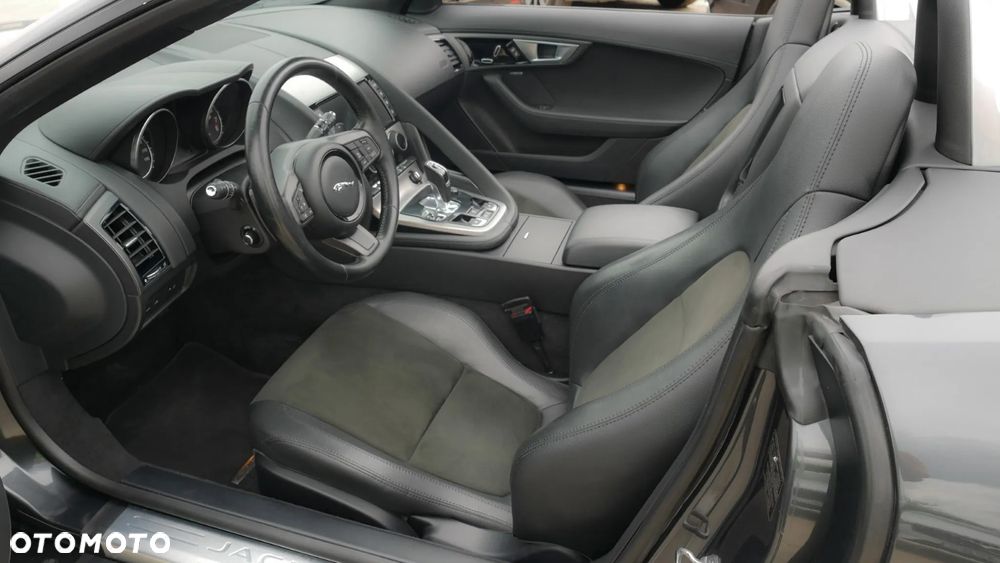 Jaguar F-Type R-Dynamic - 14