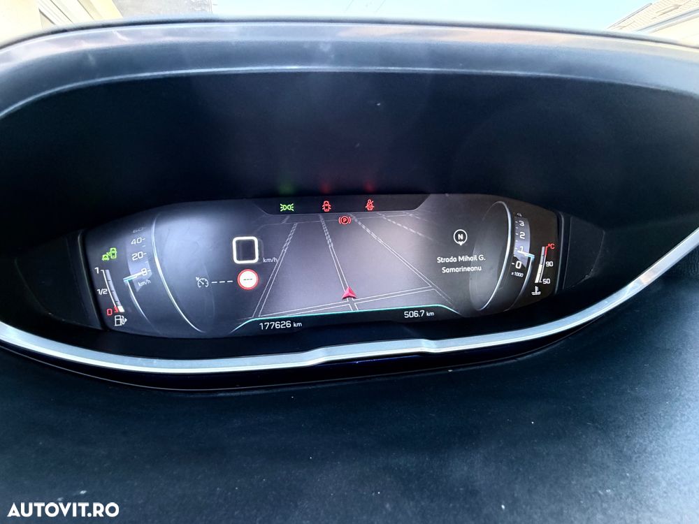 Peugeot 3008 1.2 PureTech Turbo S&S Allure - 13