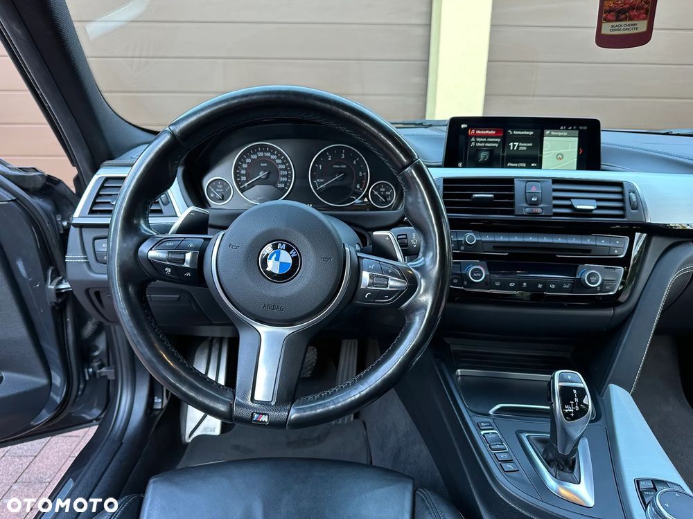 BMW Seria 3 330d xDrive Sport-Aut Blue Performance Sport Line - 17