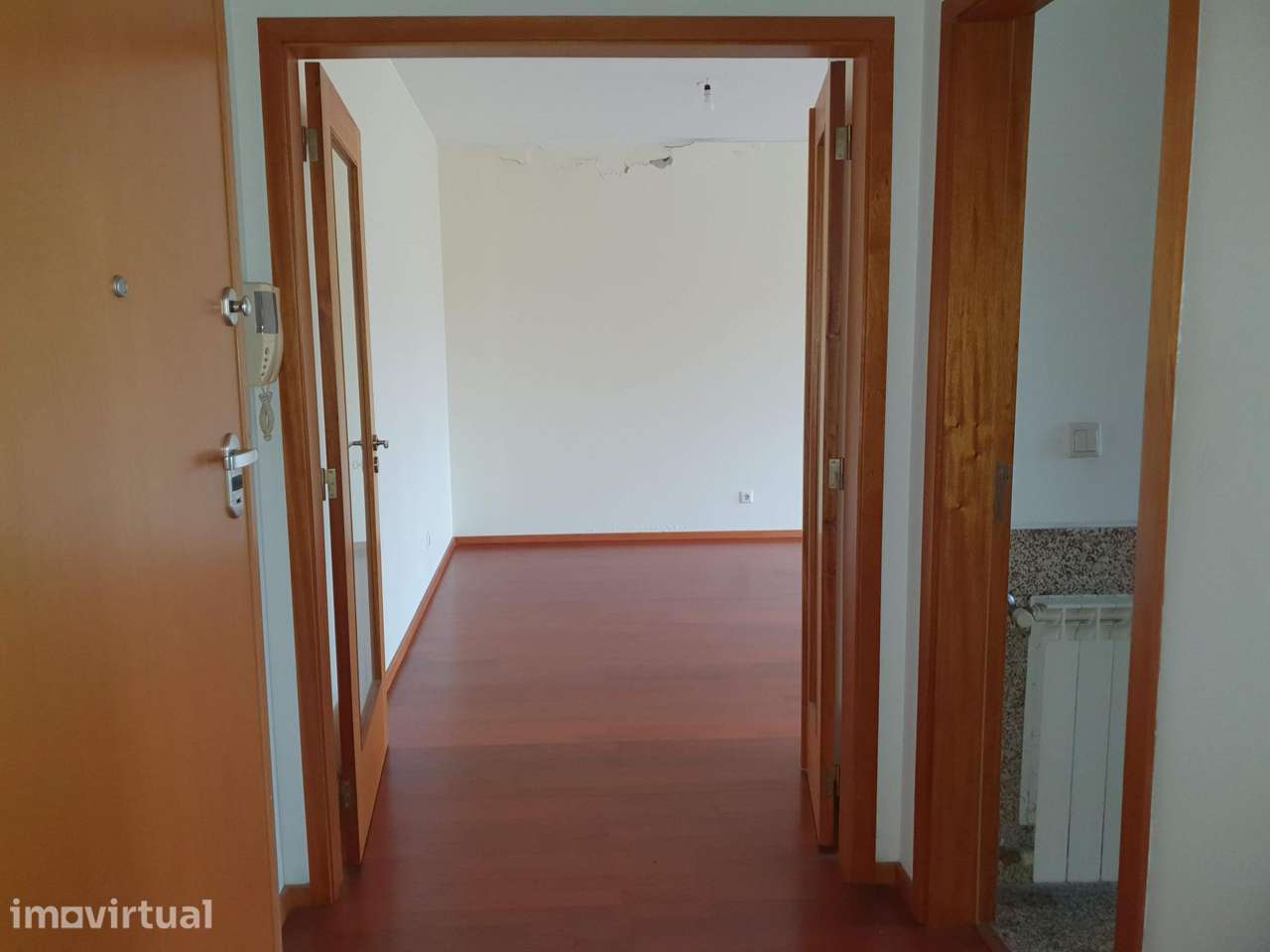 Apartamento T3 em Oliveira do Douro | Arrumo + Parqueamento - Grande imagem: 2/18
