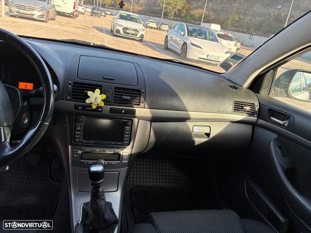 Toyota Avensis SW 2.0 D-4D - 14