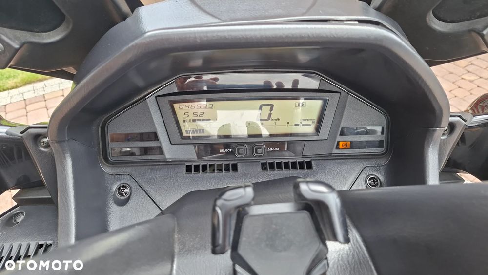 Suzuki Burgman - 11