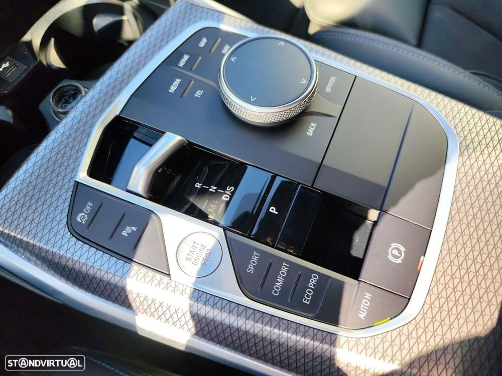 BMW 320 d Touring Pack Desportivo M Auto - 17