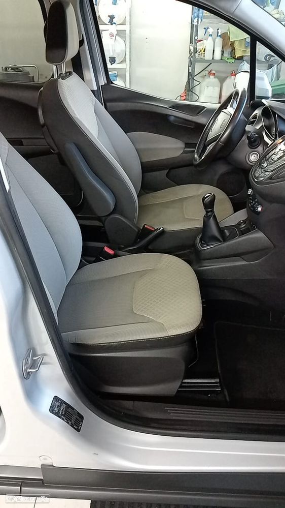 Ford Tourneo Courier 1.5 TDCi Titanium - 6