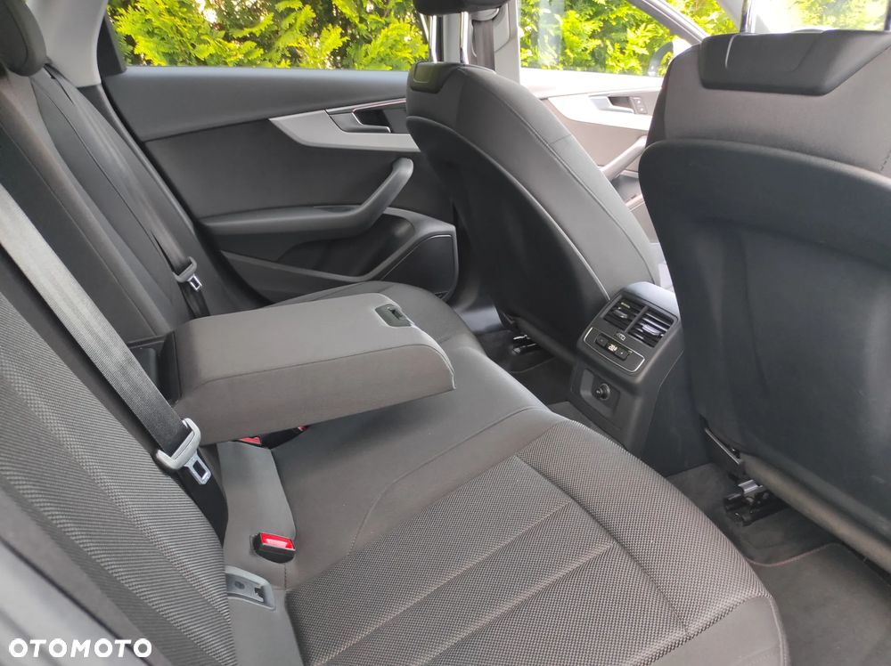 Audi A4 Limousine 35 TFSI mHEV Advanced S tronic - 11