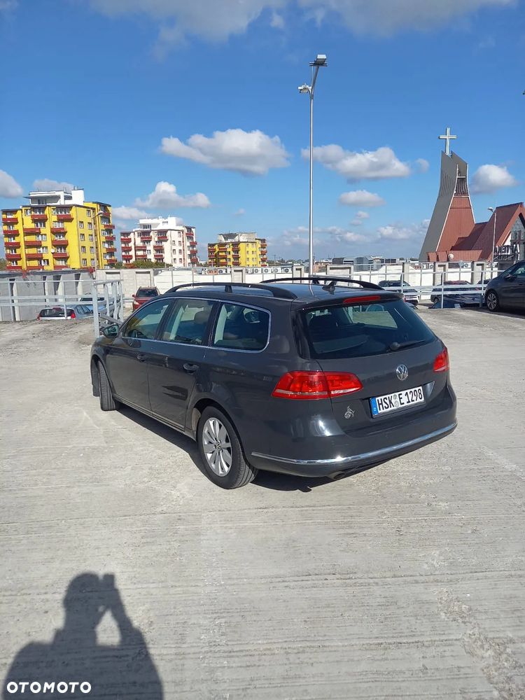 Volkswagen Passat 1.6 TDI Comfortline - 4