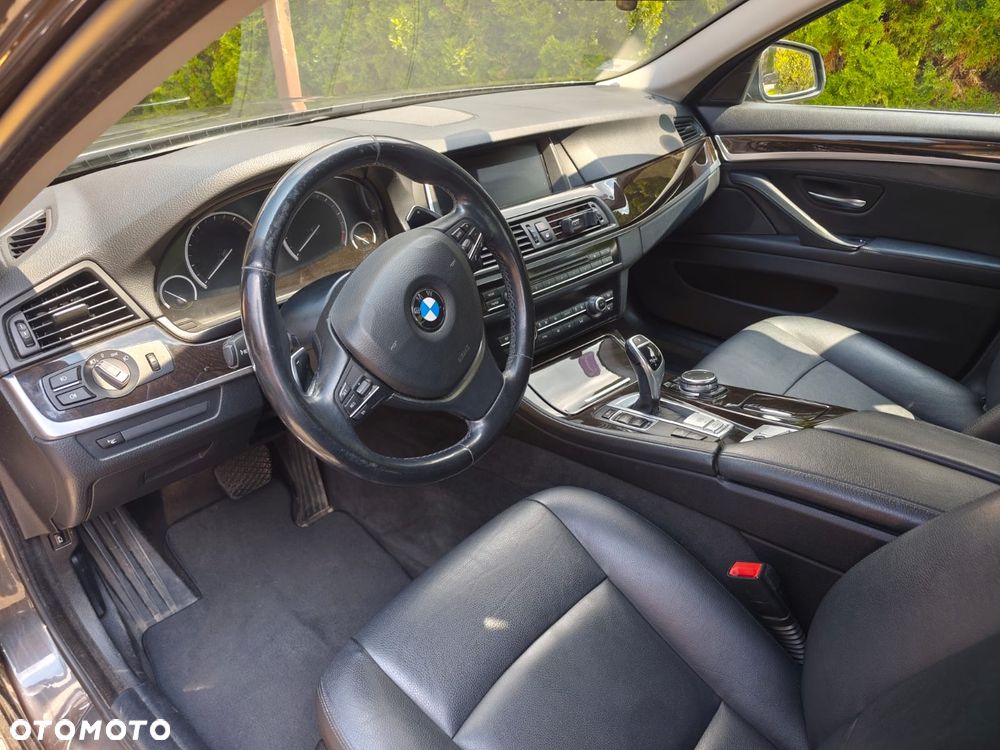 BMW Seria 5 528i xDrive - 7
