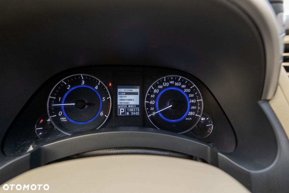 Infiniti Q70 3.0d S - 21