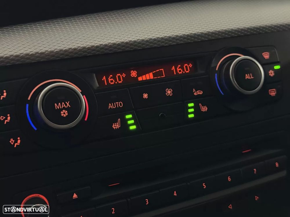 BMW 118 d Pack M - 15