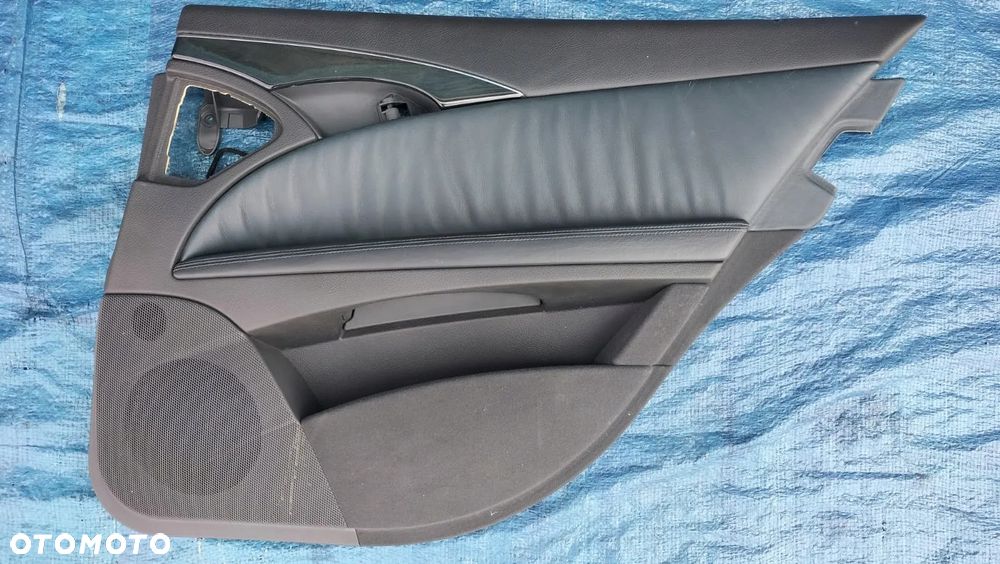 BOCZEK BOCZKI TAPICERKA DRZWI LEWY PRAWY PRZÓD PRZEDNI TYŁ TYLNY 6C37 KOMPLET MERCEDES W211 E55 AMG - 13