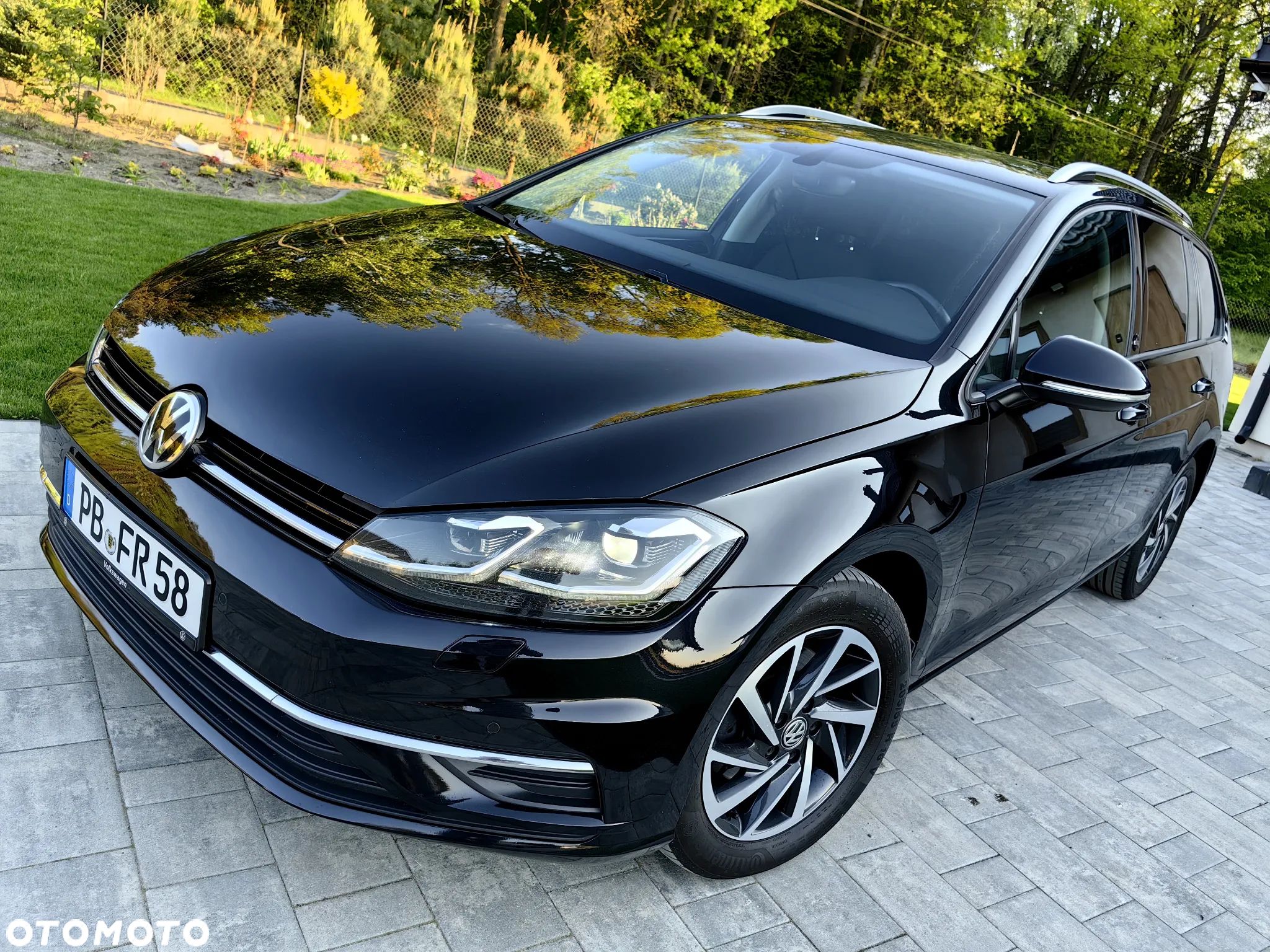 Volkswagen Golf 2.0 TDI DSG Sound - 1