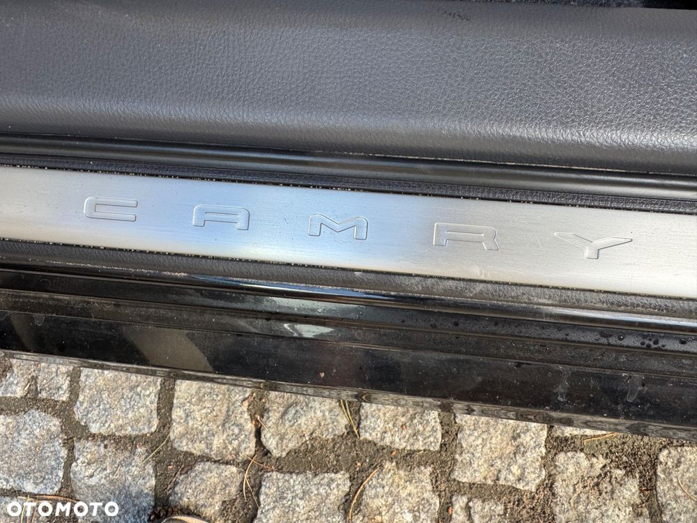 Toyota Camry 2.5 Hybrid Executive CVT - 21