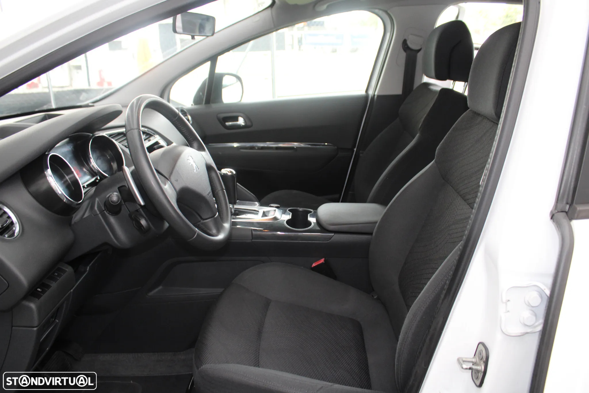 Peugeot 3008 1.6 e-HDi Active 2-Tronic - 10
