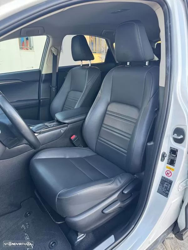 Lexus NX 300h Executive - 14