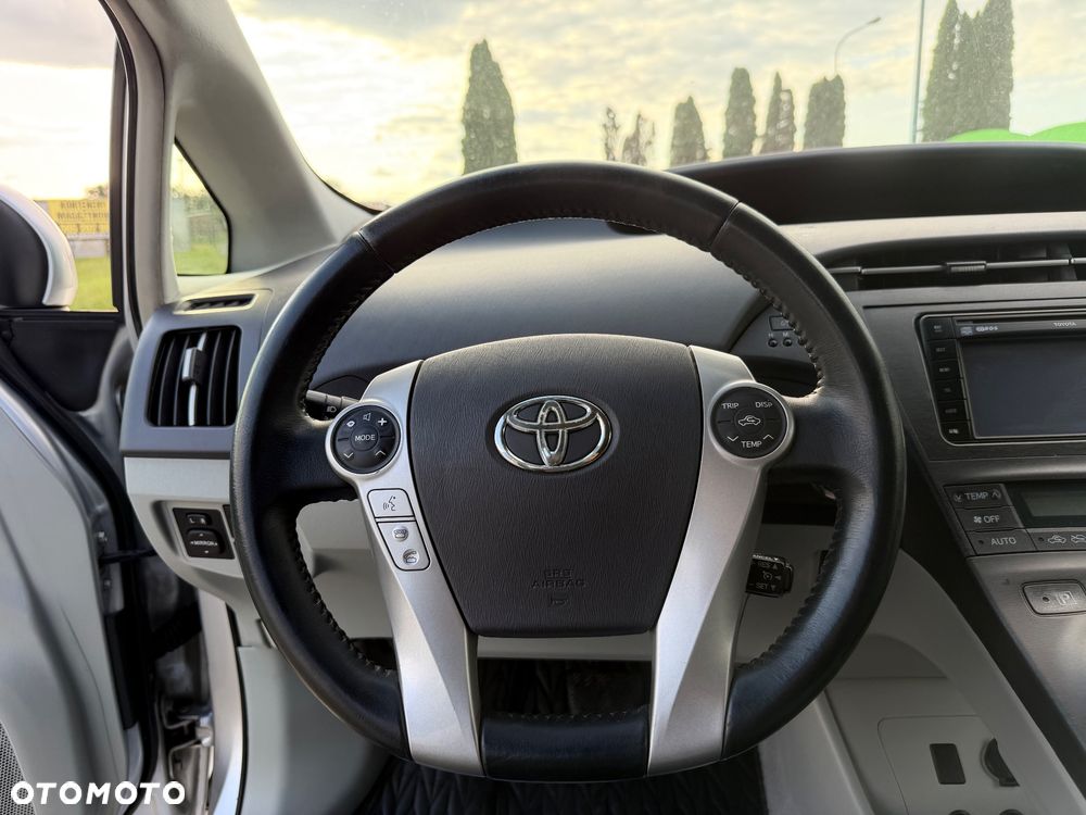 Toyota Prius 1.8 HSD Prestige - 12