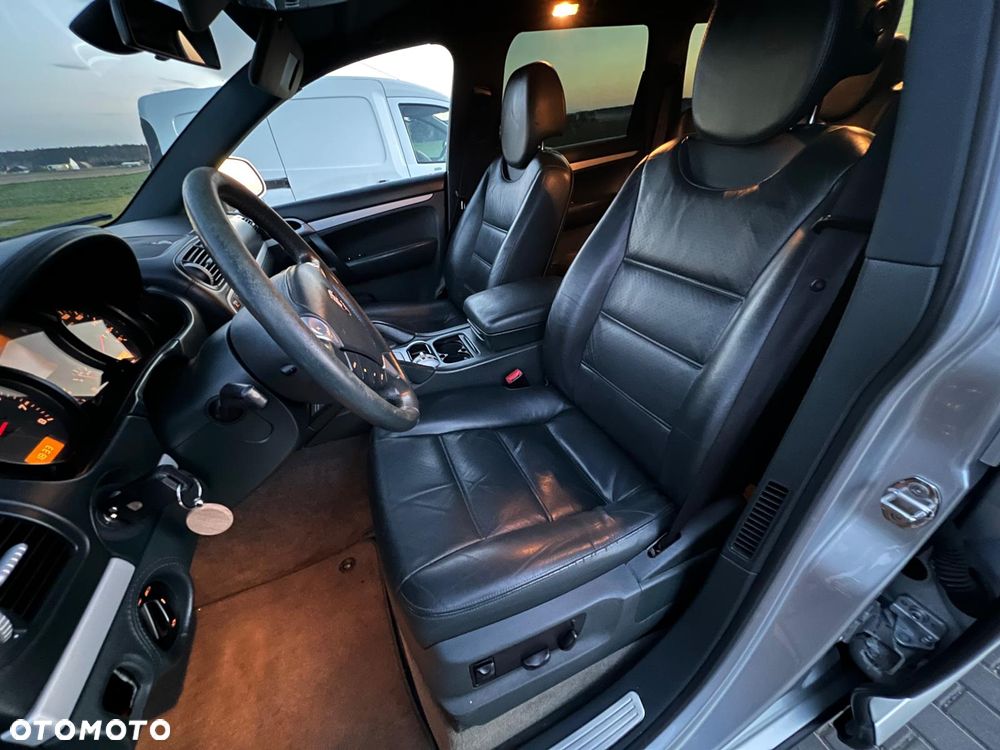 Porsche Cayenne - 15