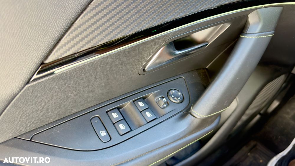 Peugeot 2008 e-2008 GT - 13