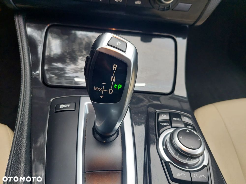 BMW Seria 5 528i Sport-Aut - 22