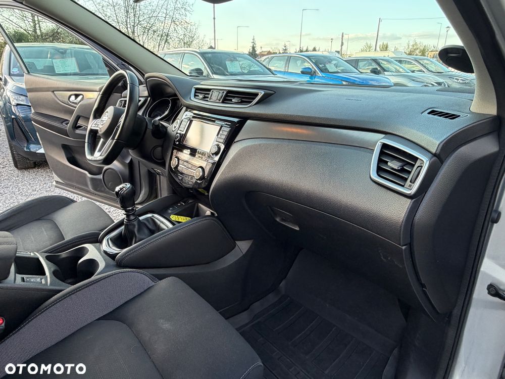 Nissan Qashqai 1.5 dCi N-Connecta - 22