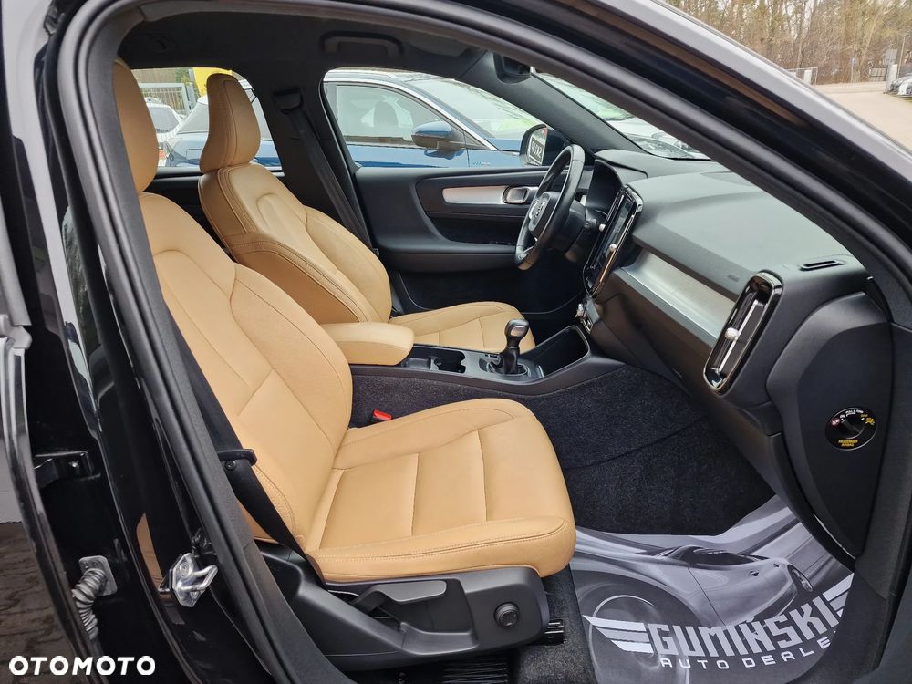 Volvo XC 40 D3 Momentum Pro - 22