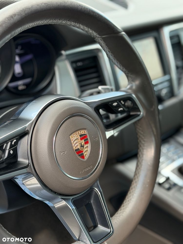 Porsche Macan - 17