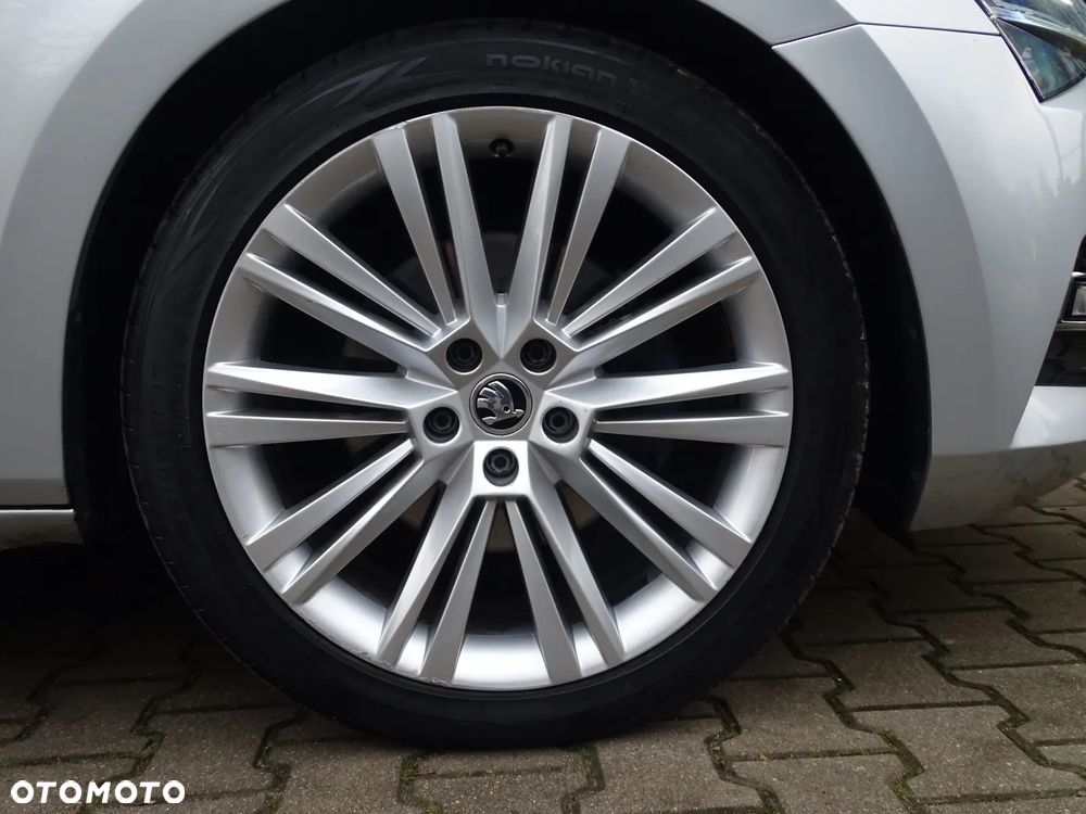 Skoda Superb 2.0 TDI SCR Style DSG - 27