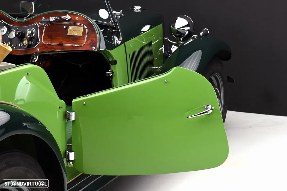 MG Midget - 18