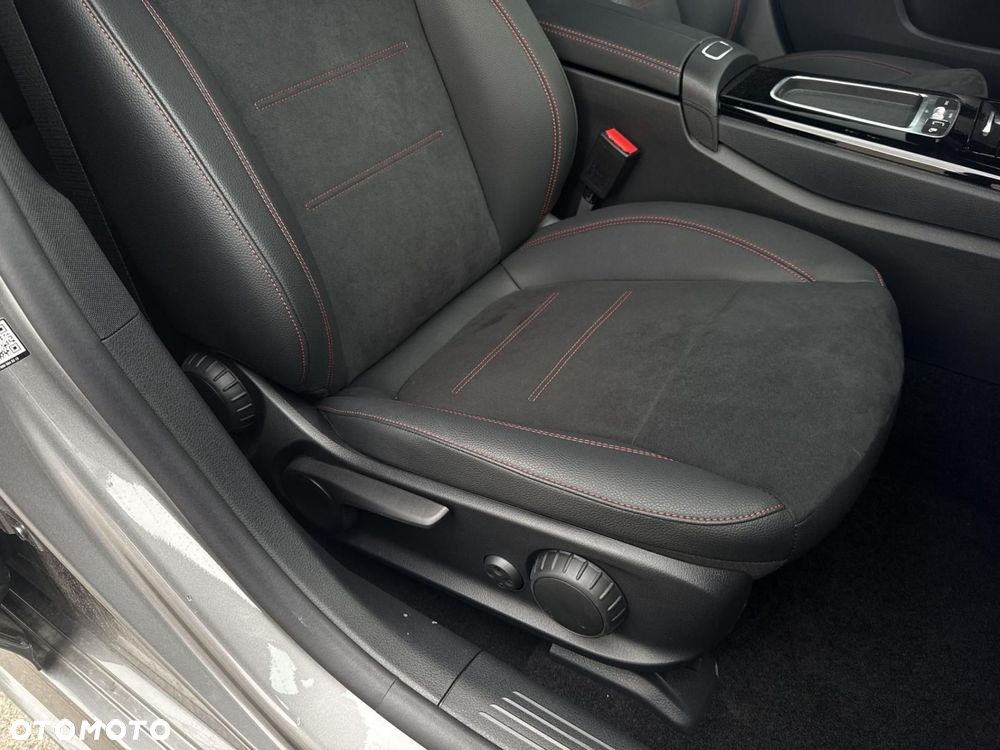 Mercedes-Benz CLA - 21