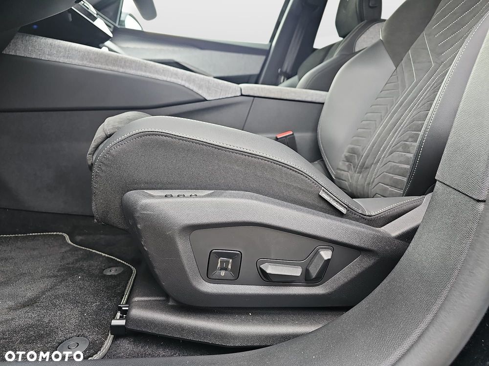 Peugeot 3008 1.2 PureTech mHEV GT S&S e-DCS6 - 21